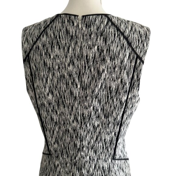 BANANA REPUBLIC Black White Patterned Work Pencil Dress Size 4 - Picture 9 of 9
